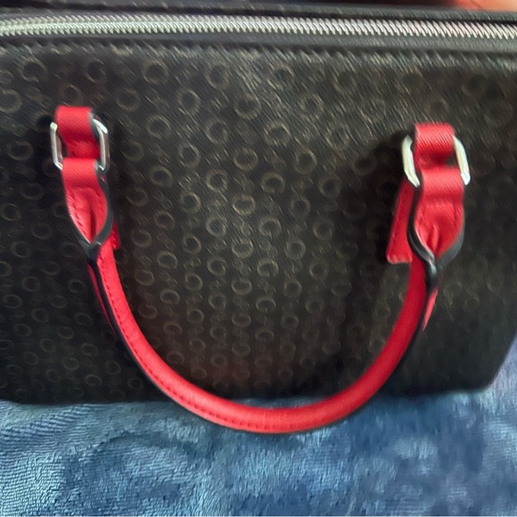 ⭐️ Firm Price ⭐️ Like new, in EUC Guess Purse - Picture 3 of 5